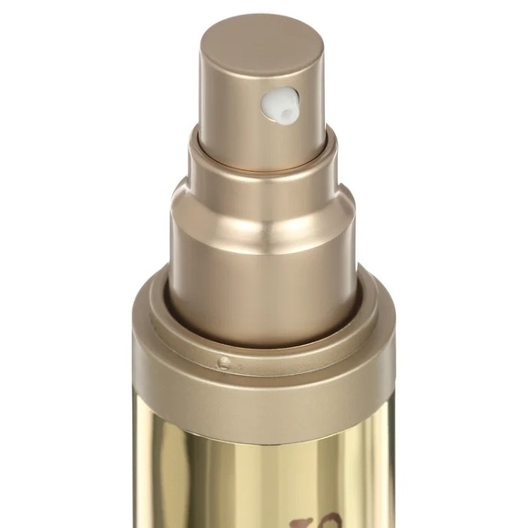 Tan/Deep 3 - Stila Hide & Chic Fluid Foundation - Picture 3 of 4